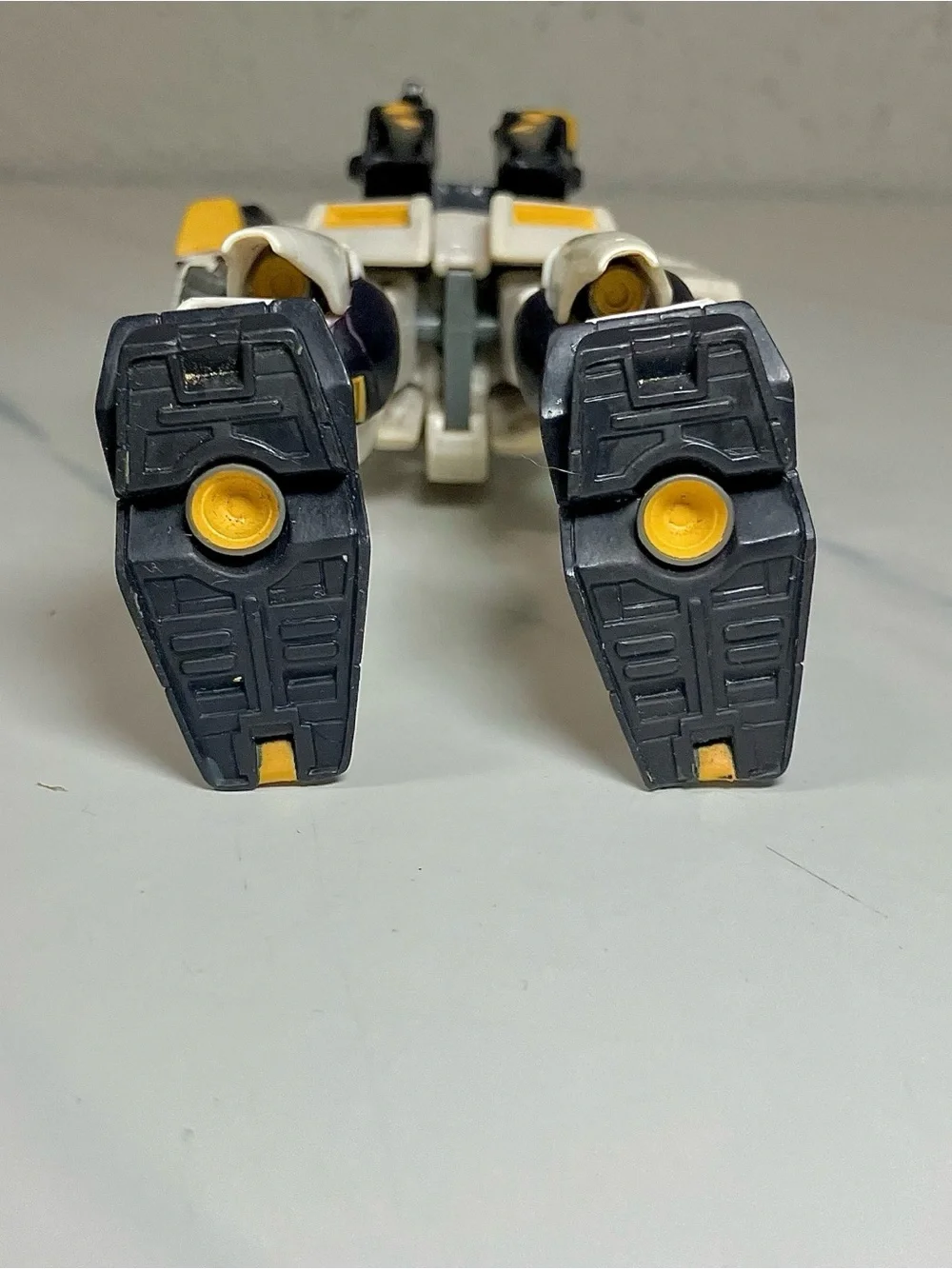 Gundam Universe RX-93 V Nu Gundam Action Figure 6